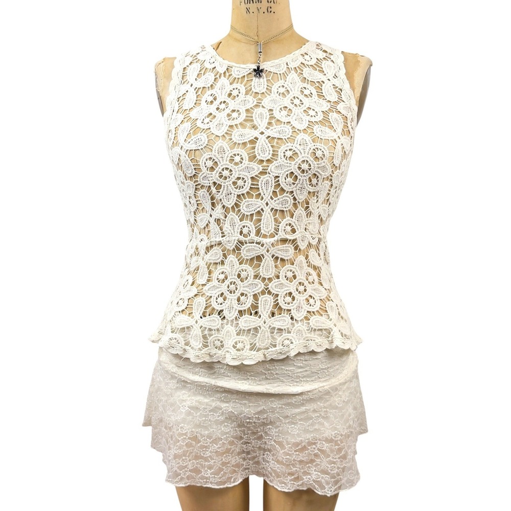 Cynthia Rowley White Floral Crochet Lace Peplum Top Coquette Cottagecore M